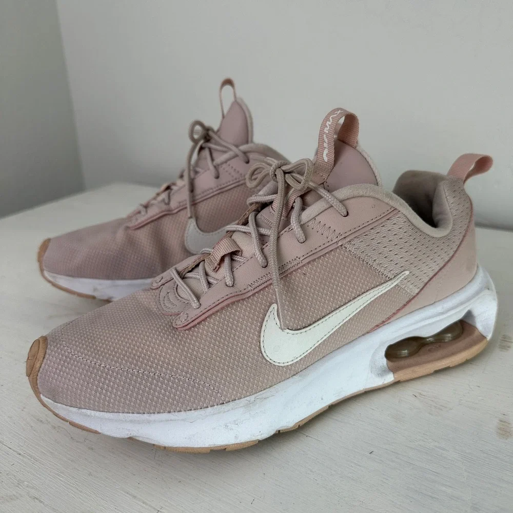 Nike Sneakers Womens 9.5 Air Max INTRLK Lite Pink DV5695-600 Low Top Athletic